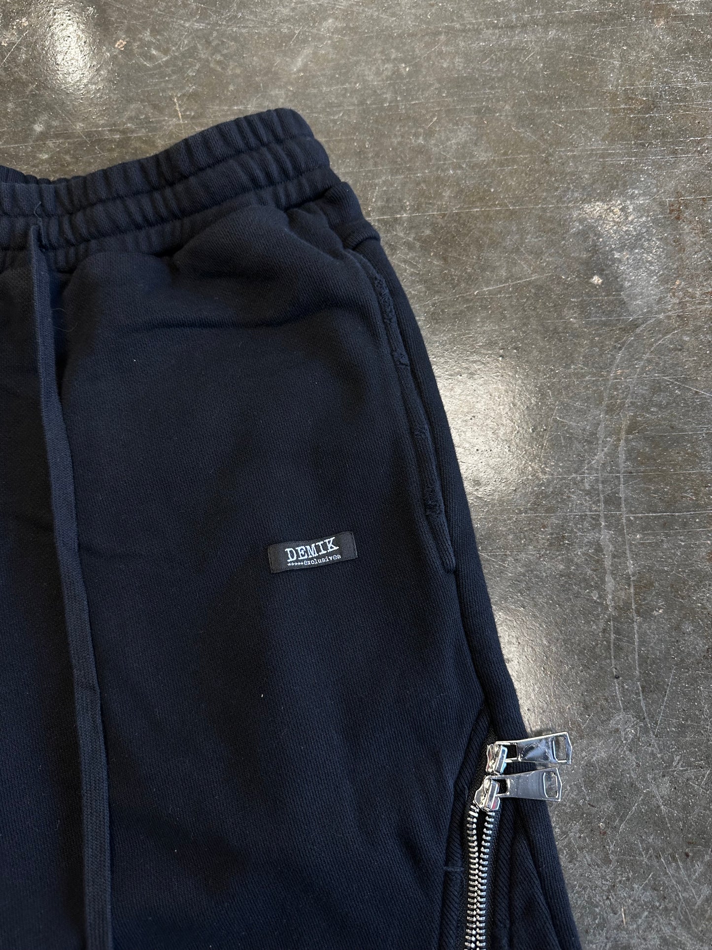 STEALTH 3X ZIP FLARED SWEATS