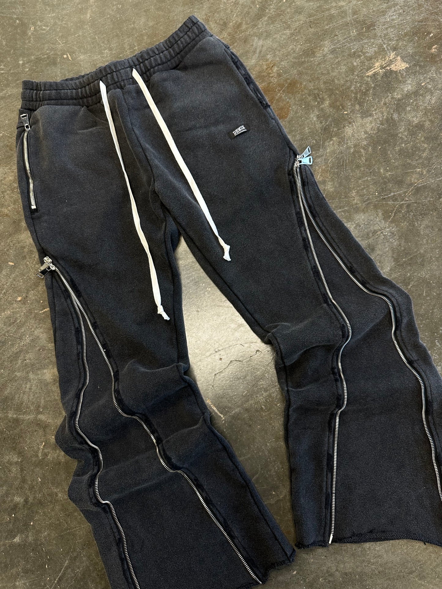 SHADOW 3X ZIP FLARED SWEATS