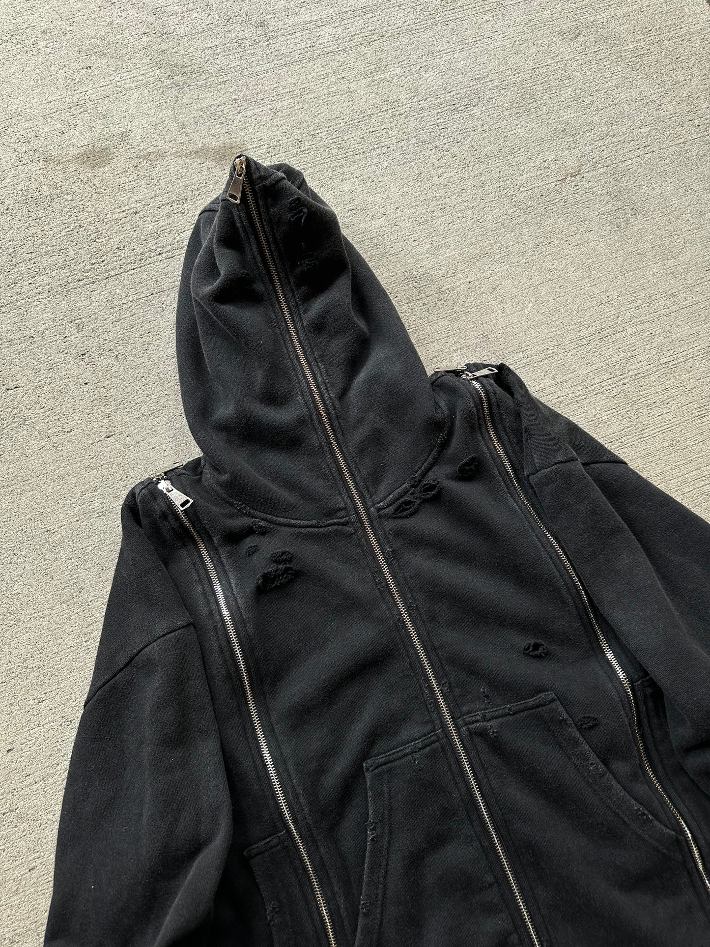 DISTRESSED 3X ZIP UP HOODIE