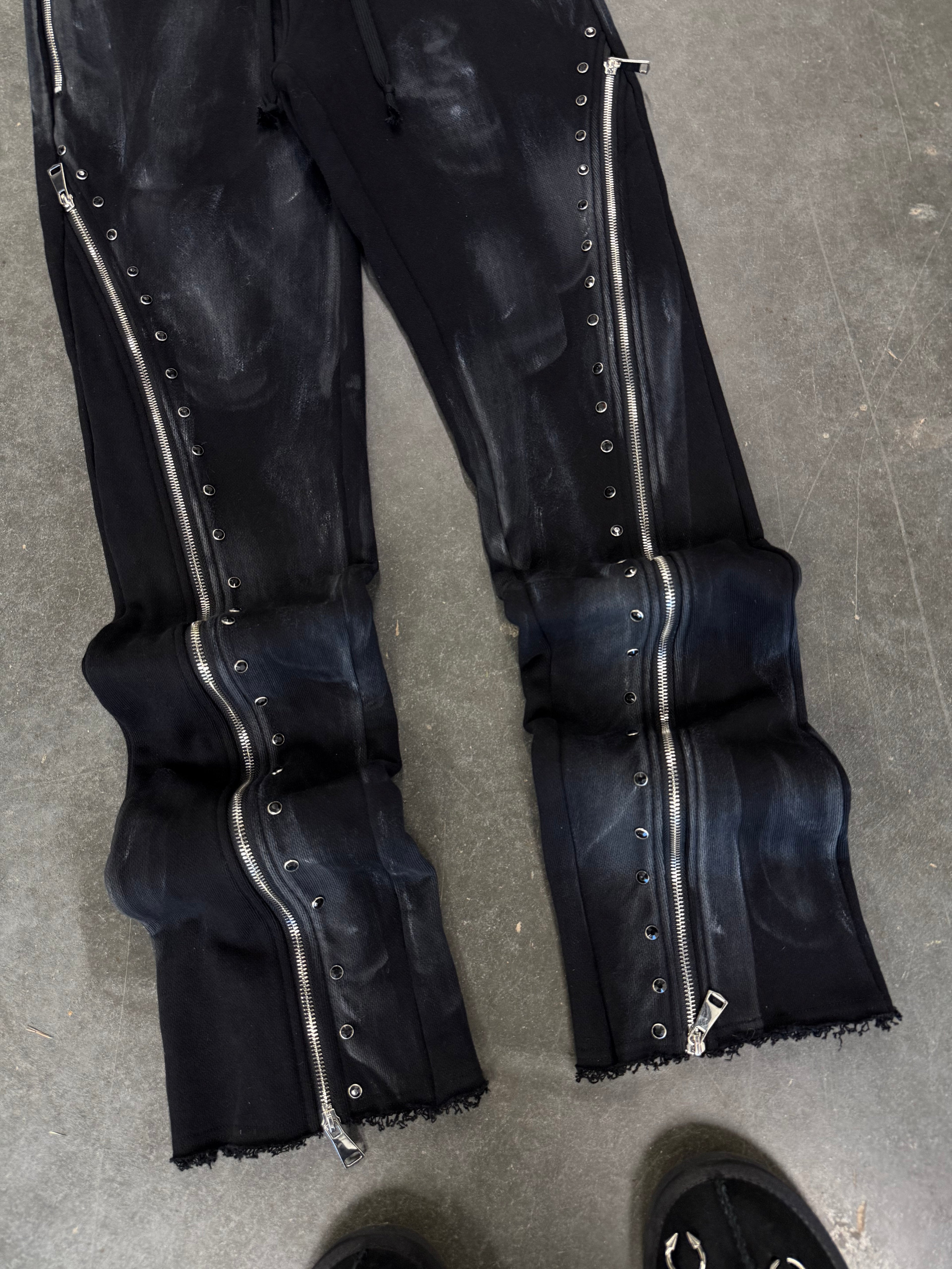 BLACK DIAMOND 3X ZIP FLARED SWEATS