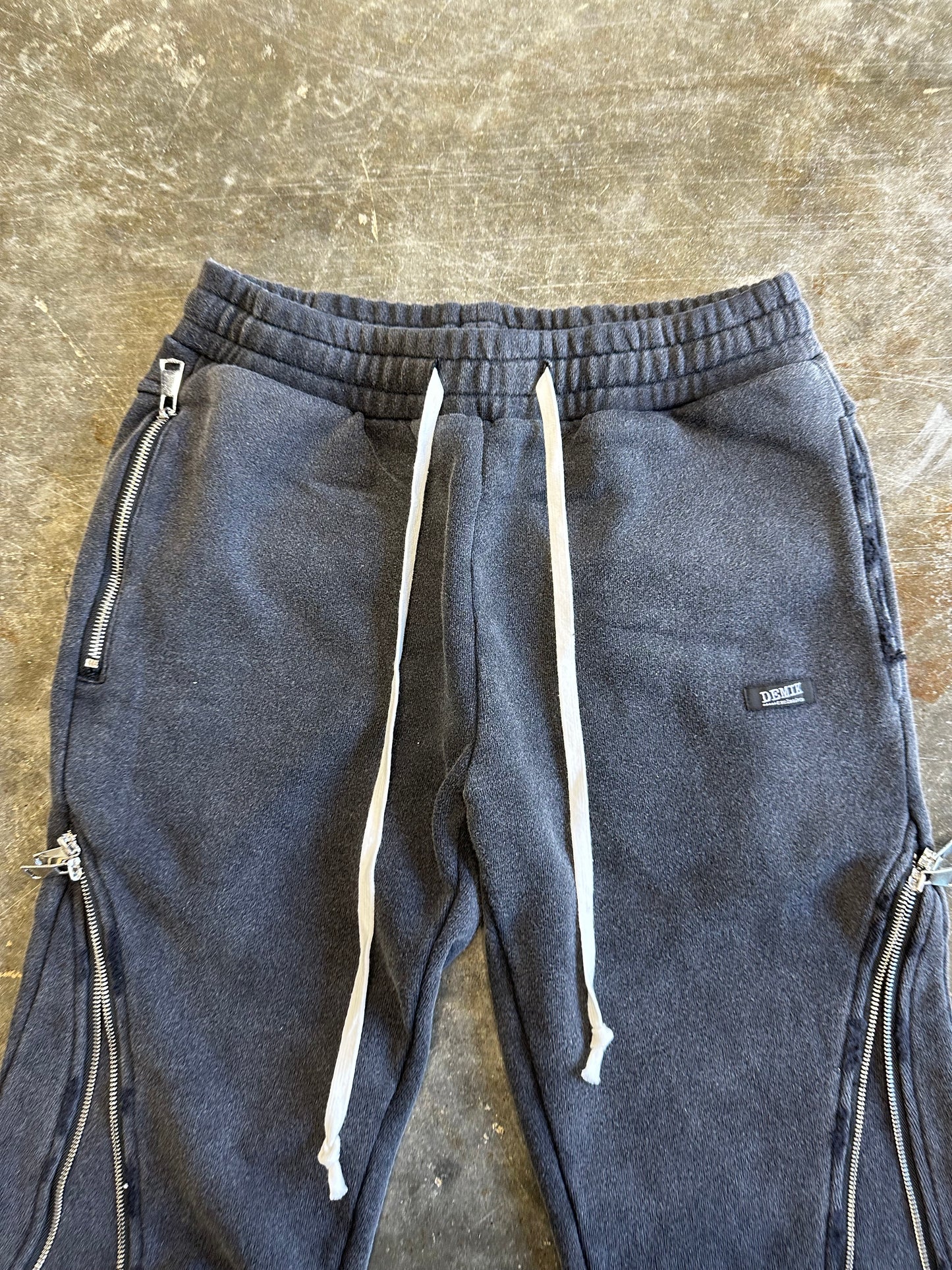 SHADOW 3X ZIP FLARED SWEATS