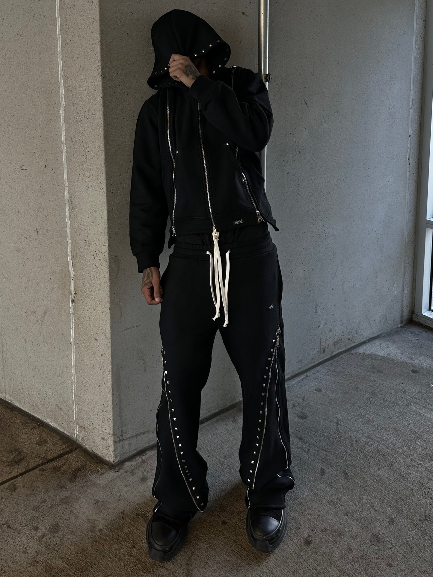 STUDDED 3X ZIP FLARED SWEATS