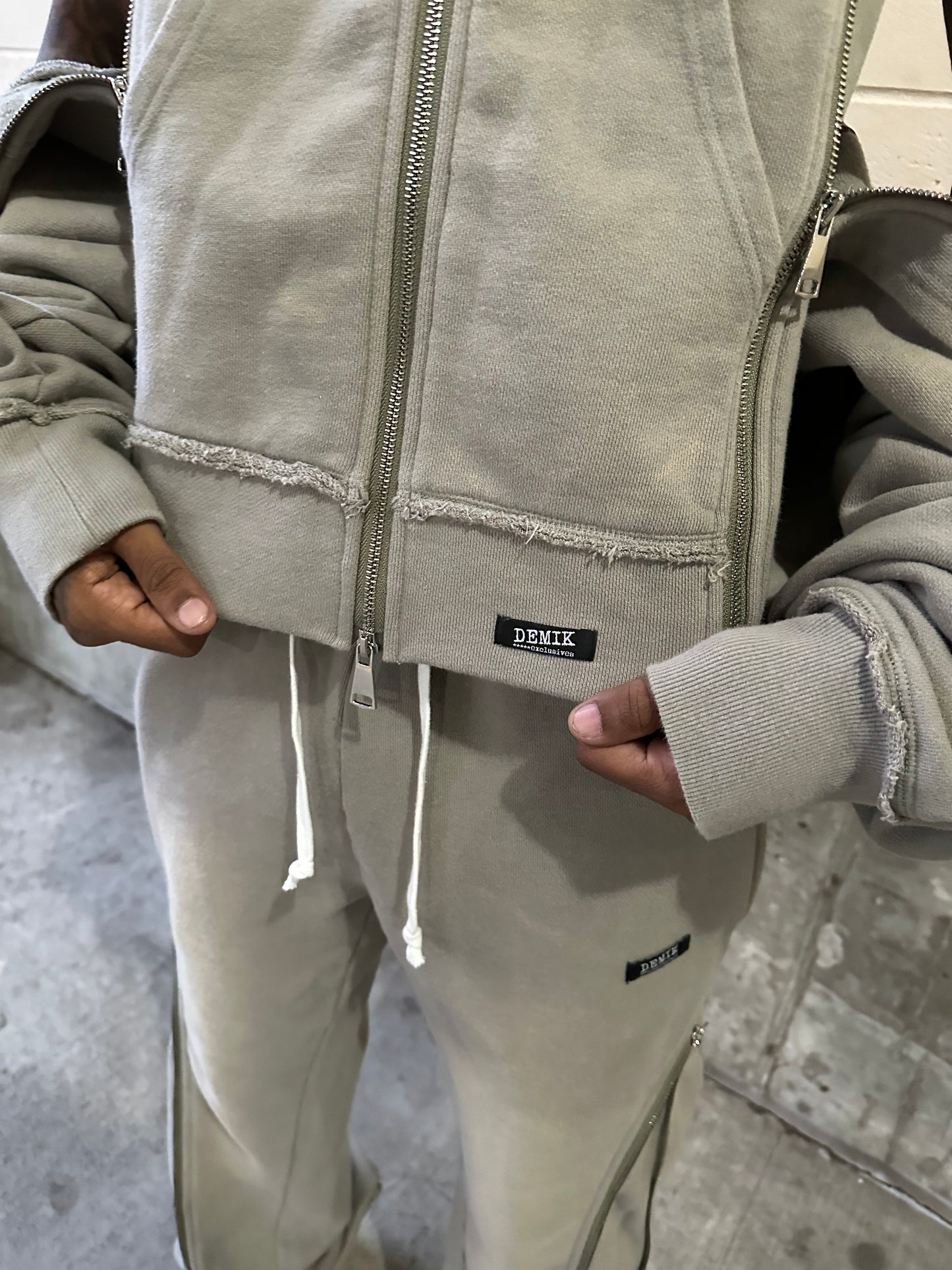 FOG 3X ZIP FLARED SWEATS