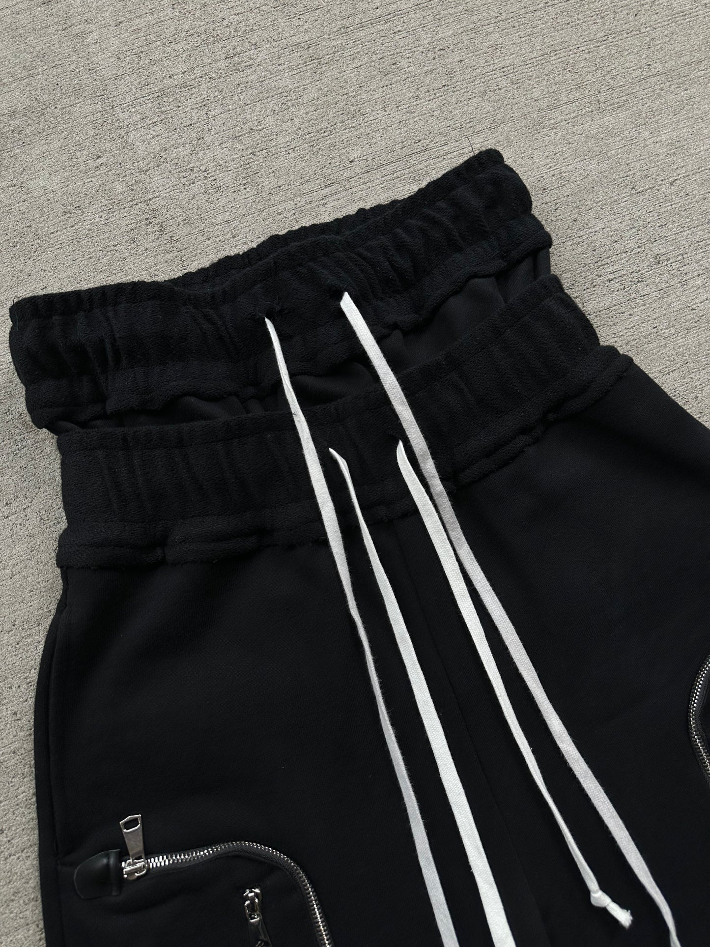 ZIP PLUS SHORTS